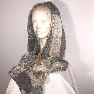 Justin & Taylor wrap.